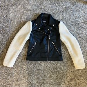 EXPRESS Women’s vegan leather/sherpa sleeve jacket Size Small